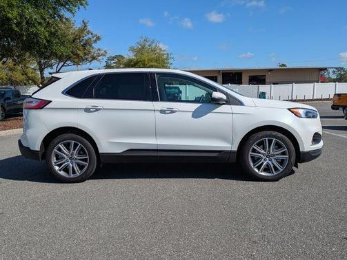 Star White 2023 Ford Edge Titanium