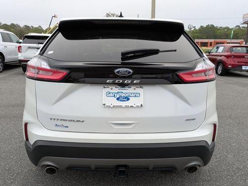 Star White 2023 Ford Edge Titanium