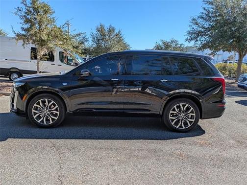 2022 Cadillac XT6 Premium Luxury FWD