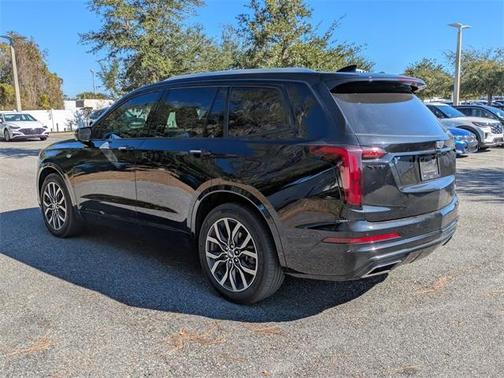 2022 Cadillac XT6 Premium Luxury FWD