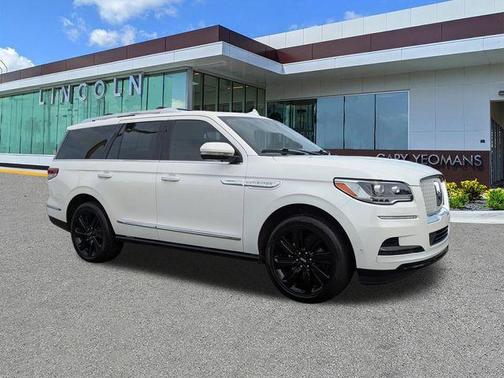 Pristine White 2023 Lincoln Navigator Reserve