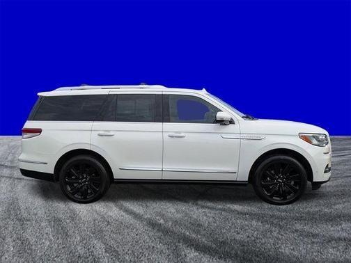 Pristine White 2023 Lincoln Navigator Reserve