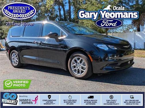 2023 Chrysler Voyager LX