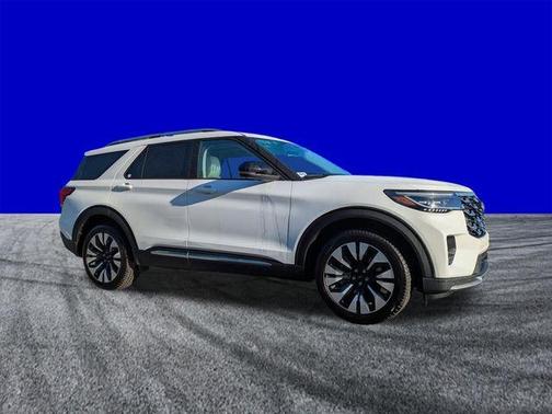 White Metallic 2026 Ford Explorer Platinum