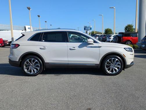 Pearl Metallic 2023 Lincoln Nautilus Reserve