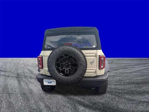 Desert Sand 2026 Ford Bronco Badlands