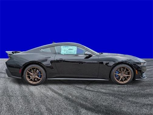 2025 Ford Mustang Dark Horse