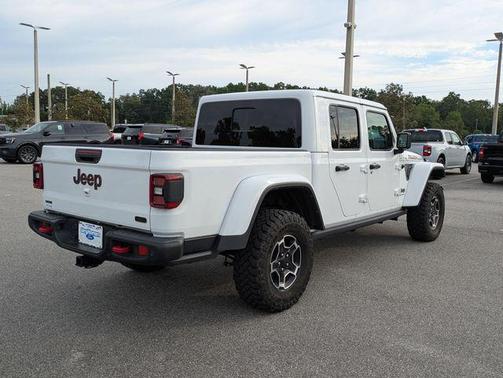 Bright White Clearcoat 2023 Jeep Gladiator Rubicon