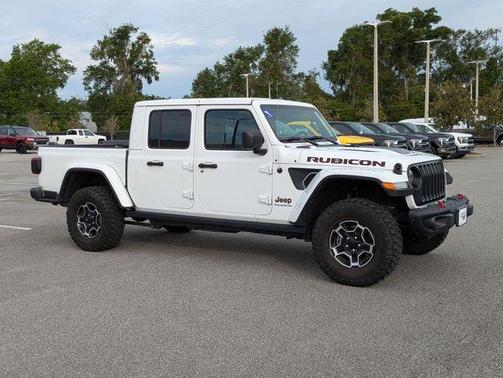 Bright White Clearcoat 2023 Jeep Gladiator Rubicon