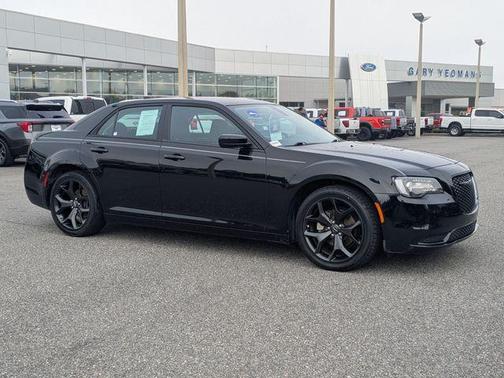 Gloss Black 2023 Chrysler 300 Touring