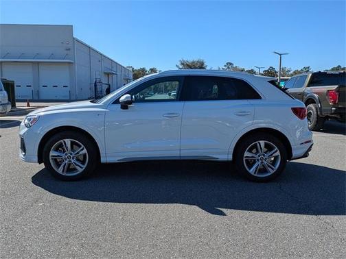 2022 Audi Q3 45 S line Premium