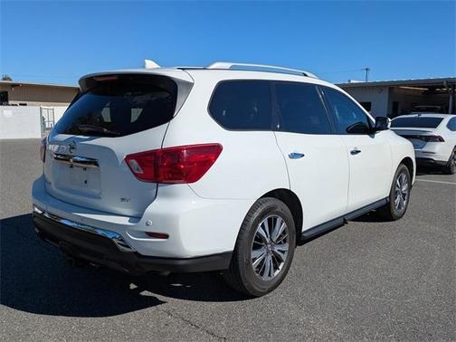 2019 Nissan Pathfinder SV