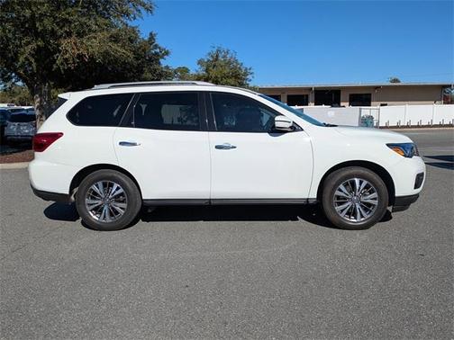 2019 Nissan Pathfinder SV