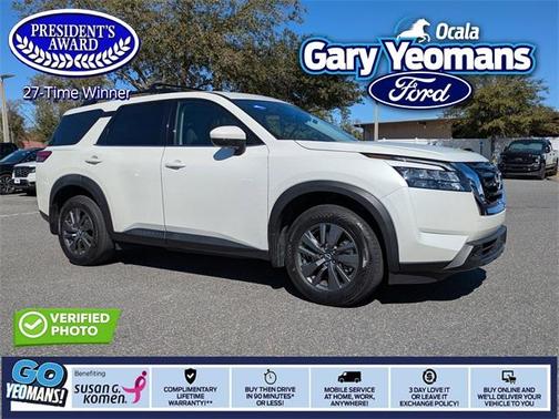 2024 Nissan Pathfinder SV