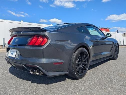 2017 Ford Shelby GT350 Base