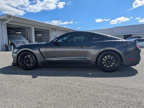 2017 Ford Shelby GT350 Base