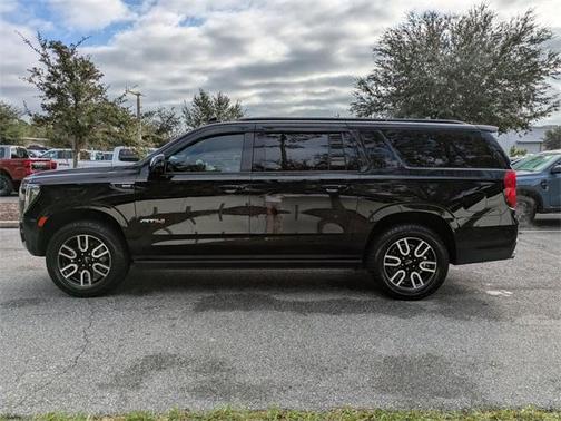 2022 GMC Yukon XL AT4