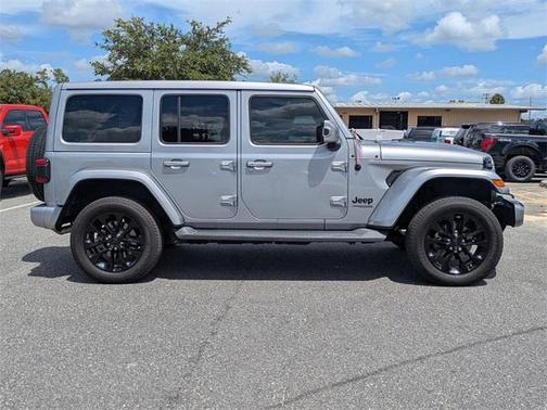 2021 Jeep Wrangler Unlimited Sahara Altitude