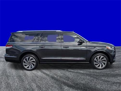2022 Lincoln Navigator L Reserve