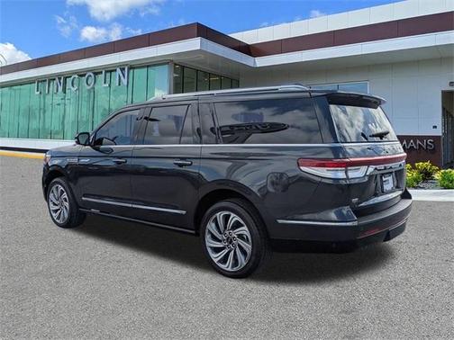 2022 Lincoln Navigator L Reserve