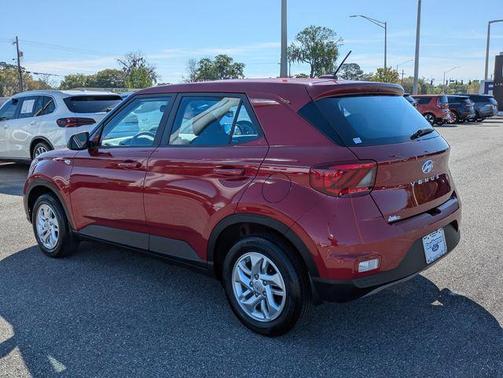 2024 Hyundai VENUE SE