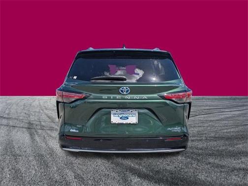 2024 Toyota Sienna Platinum 7 Passenger