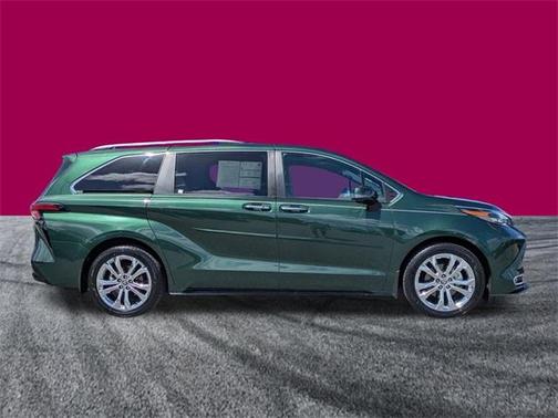 2024 Toyota Sienna Platinum 7 Passenger