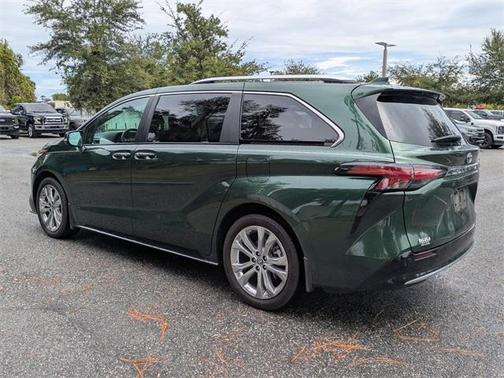 2024 Toyota Sienna Platinum 7 Passenger