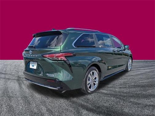 2024 Toyota Sienna Platinum 7 Passenger