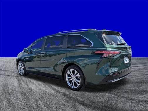 2024 Toyota Sienna Platinum 7 Passenger