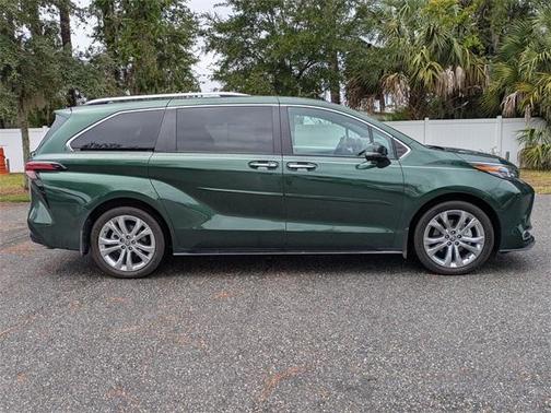 2024 Toyota Sienna Platinum 7 Passenger