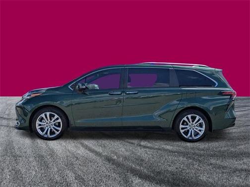 2024 Toyota Sienna Platinum 7 Passenger