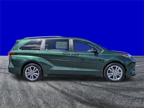 2024 Toyota Sienna Platinum 7 Passenger