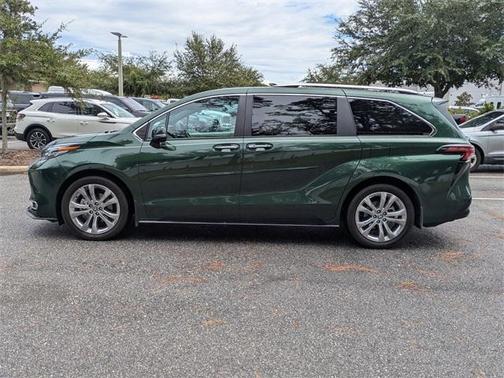 2024 Toyota Sienna Platinum 7 Passenger