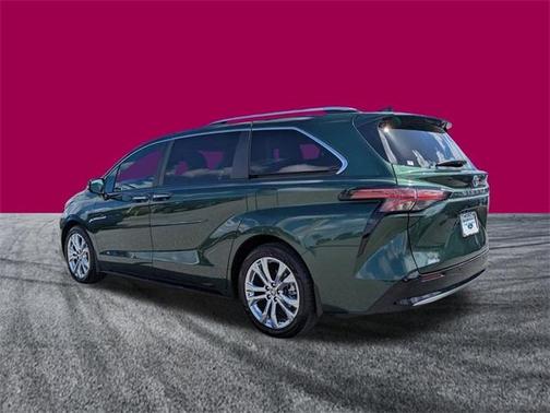 2024 Toyota Sienna Platinum 7 Passenger