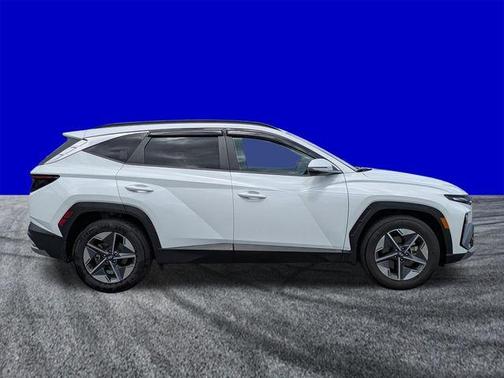 Serenity White Pearl 2025 Hyundai TUCSON SEL Convenience