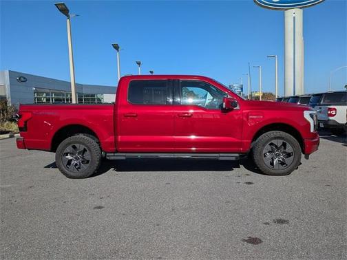 2022 Ford F-150 Lightning LARIAT