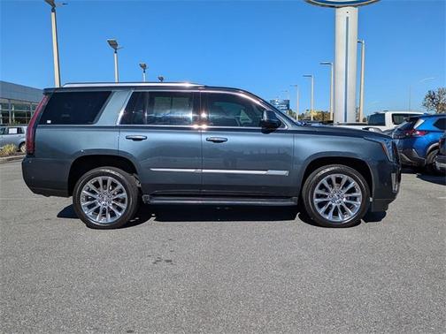 2020 Cadillac Escalade Luxury