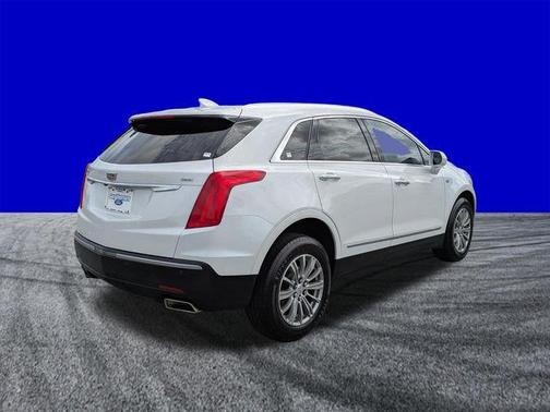 Crystal White 2018 Cadillac XT5 Luxury