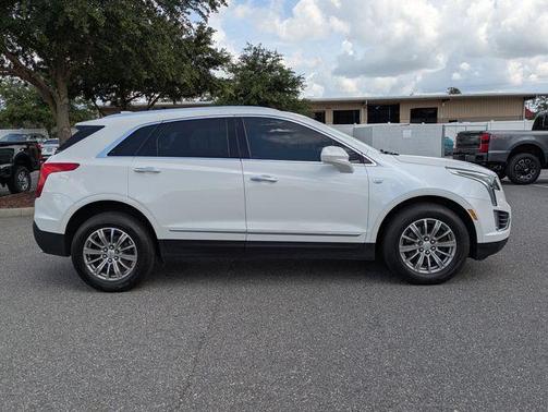 Crystal White 2018 Cadillac XT5 Luxury