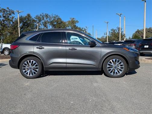2020 Ford Escape Titanium Hybrid