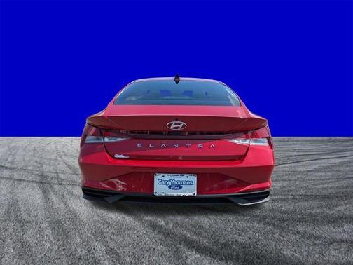 Scarlet Red 2022 Hyundai ELANTRA SE