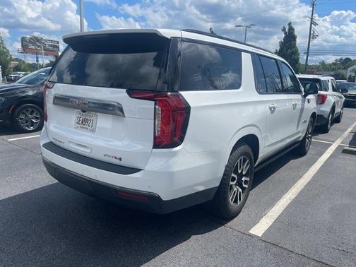 2022 GMC Yukon XL AT4
