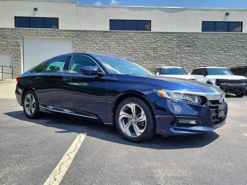 Still Night Pearl 2020 Honda Accord EX