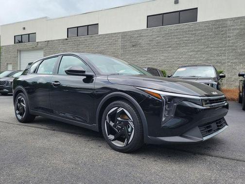 Aurora Black Pearl 2026 Kia K4 EX