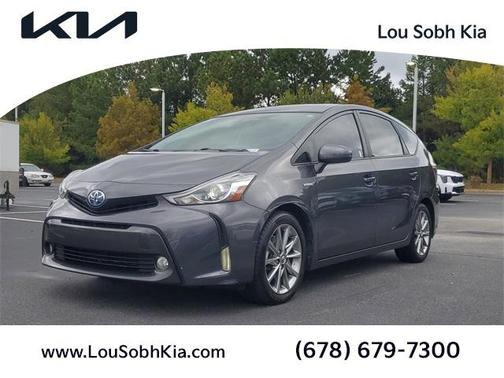 2017 Toyota Prius v Five