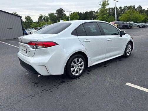 Pearl 2025 Toyota Corolla LE
