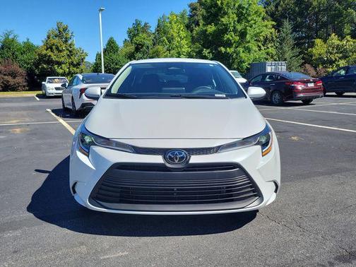 Pearl 2025 Toyota Corolla LE
