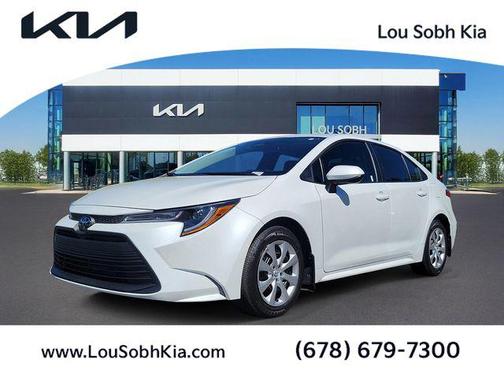 Pearl 2025 Toyota Corolla LE