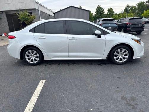 Pearl 2025 Toyota Corolla LE